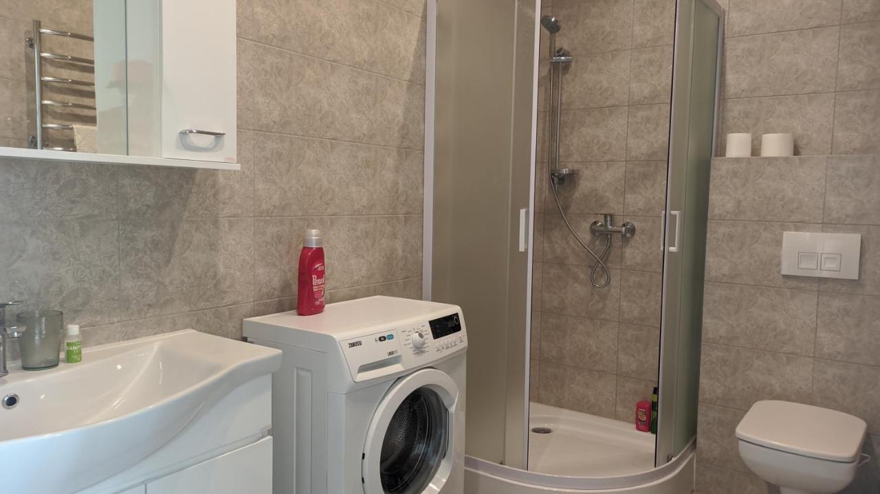 Квартира Кадорр Бассейная Apt Odeassa Basseinaya Lejlighed Odessa Eksteriør billede